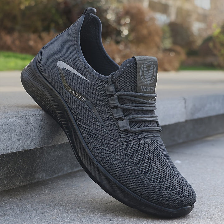 Lightweight breathable running sneakers for men