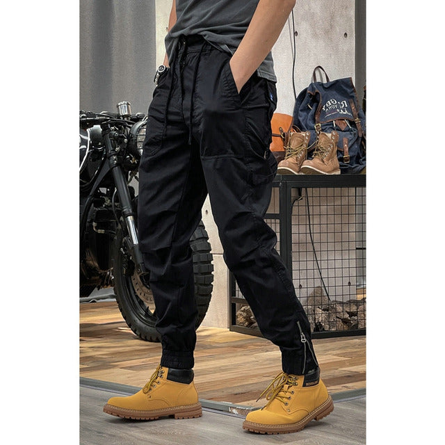 Men's tactical cargo pants with multifunctional pockets