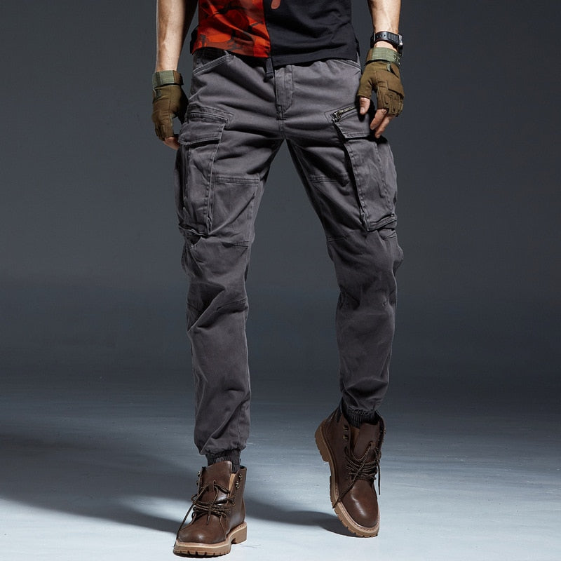 Men's cargo pants with elastic waist