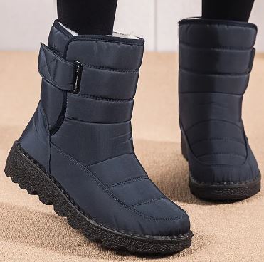 Stylish women's mid-height boots with round toe for snow